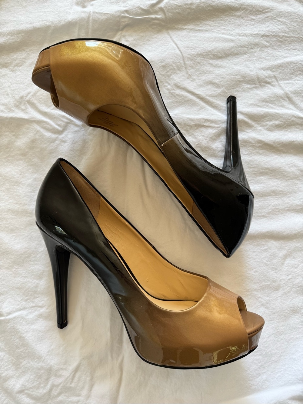 Women's Y2K Ombre Peep-Toe Stiletto Pumps in Black and Nude Gold